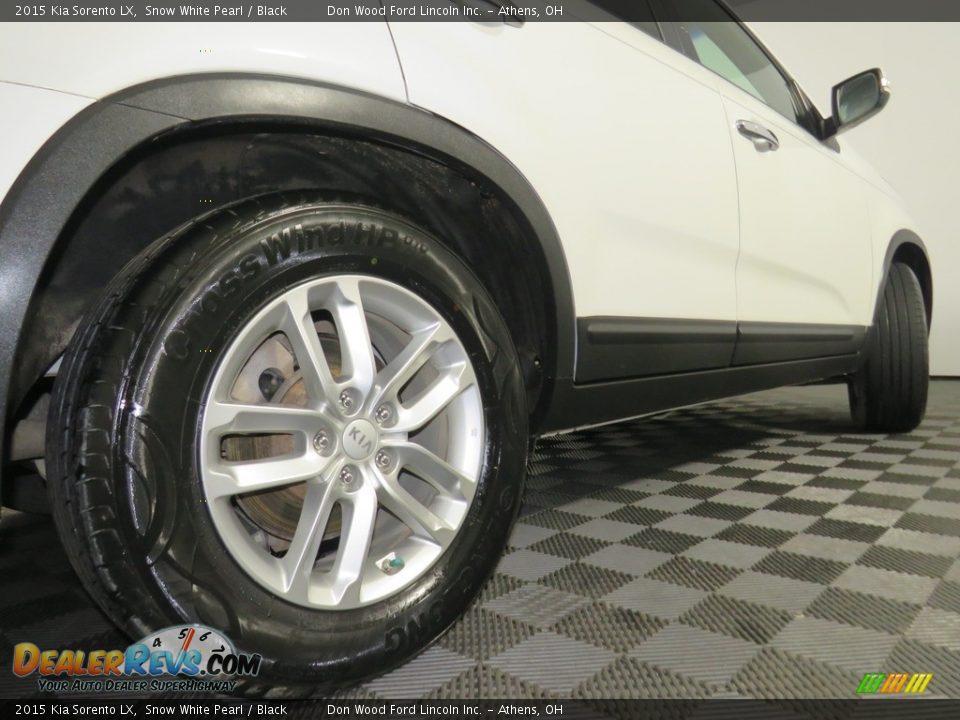 2015 Kia Sorento LX Snow White Pearl / Black Photo #16