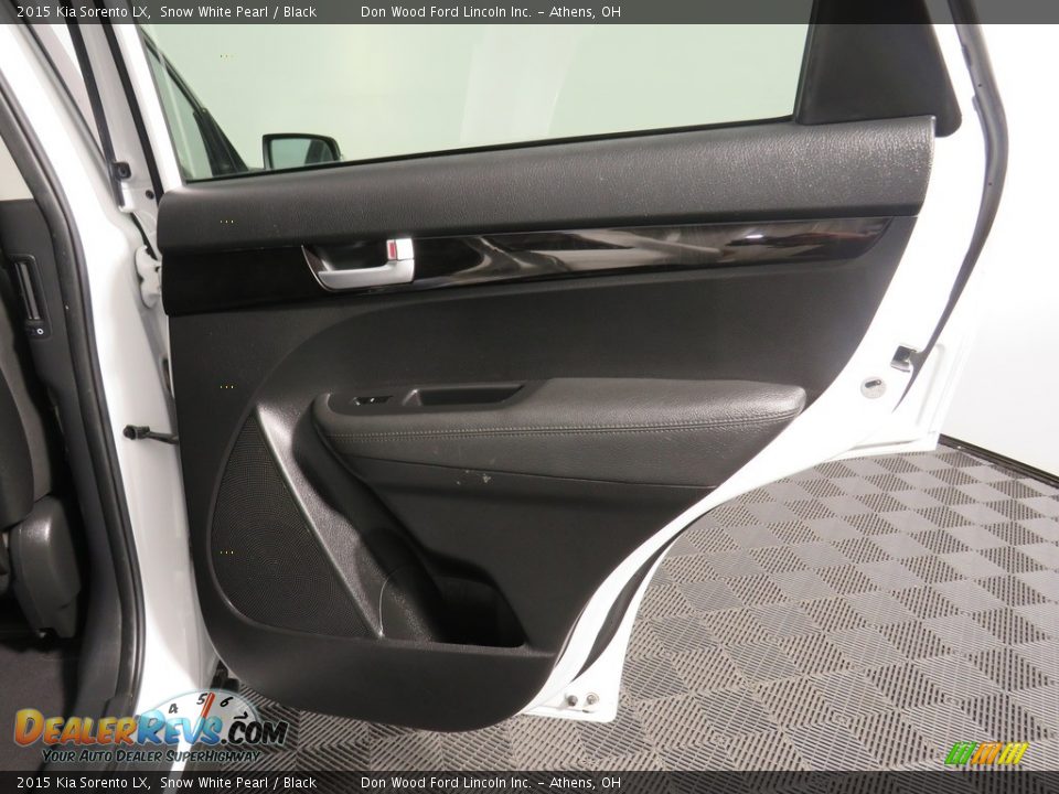 2015 Kia Sorento LX Snow White Pearl / Black Photo #23