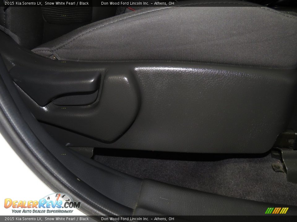 2015 Kia Sorento LX Snow White Pearl / Black Photo #26