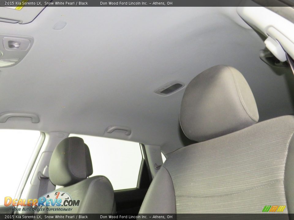 2015 Kia Sorento LX Snow White Pearl / Black Photo #32