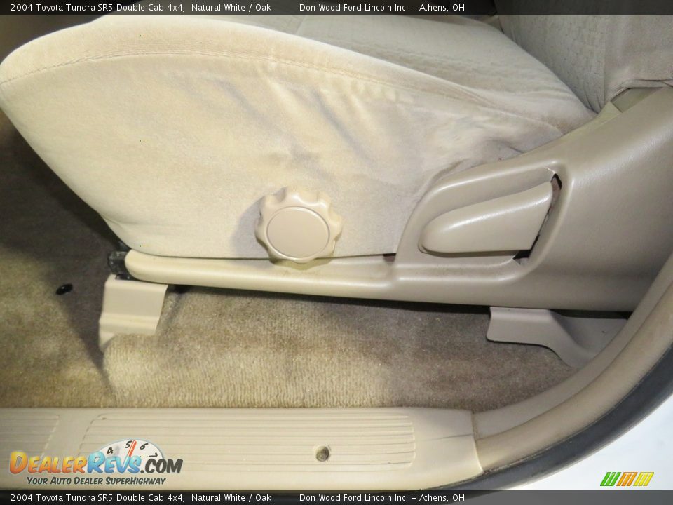 2004 Toyota Tundra SR5 Double Cab 4x4 Natural White / Oak Photo #16