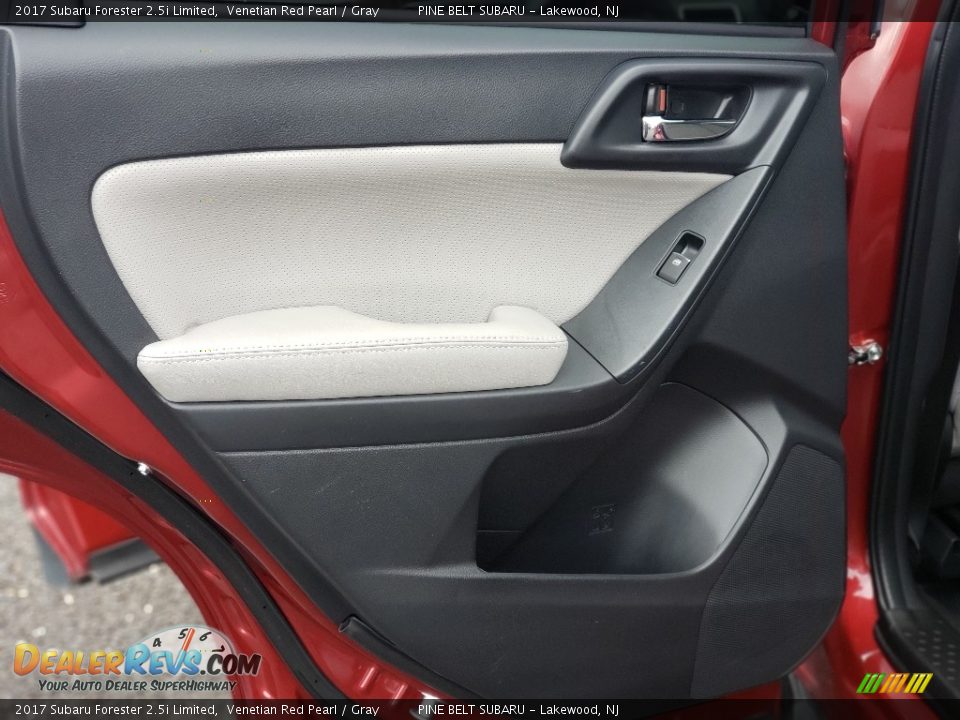 2017 Subaru Forester 2.5i Limited Venetian Red Pearl / Gray Photo #33