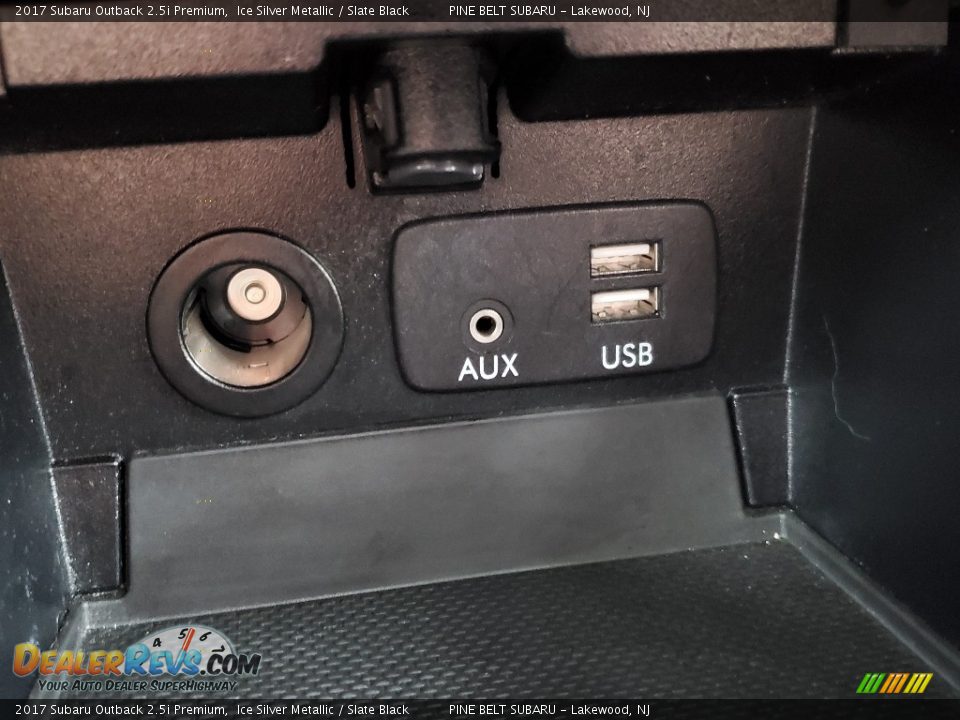2017 Subaru Outback 2.5i Premium Ice Silver Metallic / Slate Black Photo #17