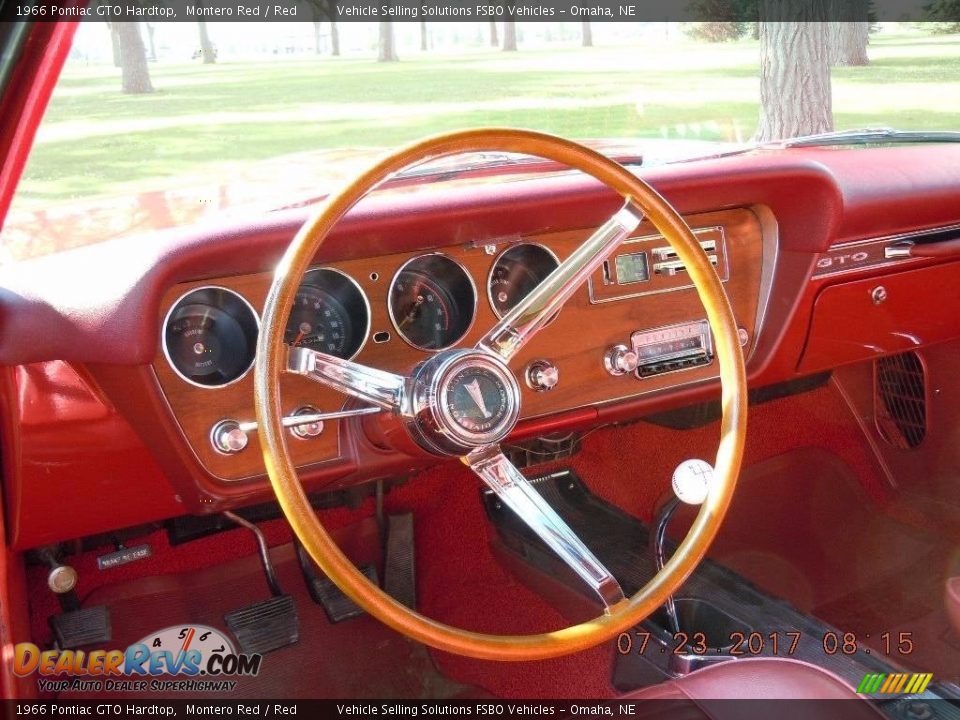 1966 Pontiac GTO Hardtop Steering Wheel Photo #11