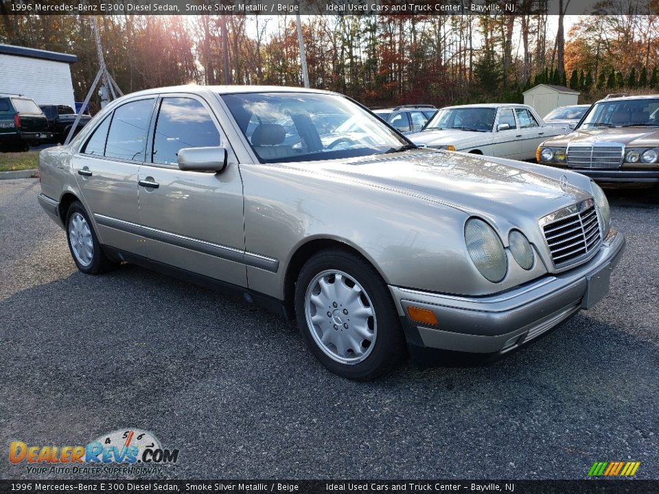 Front 3/4 View of 1996 Mercedes-Benz E 300 Diesel Sedan Photo #3