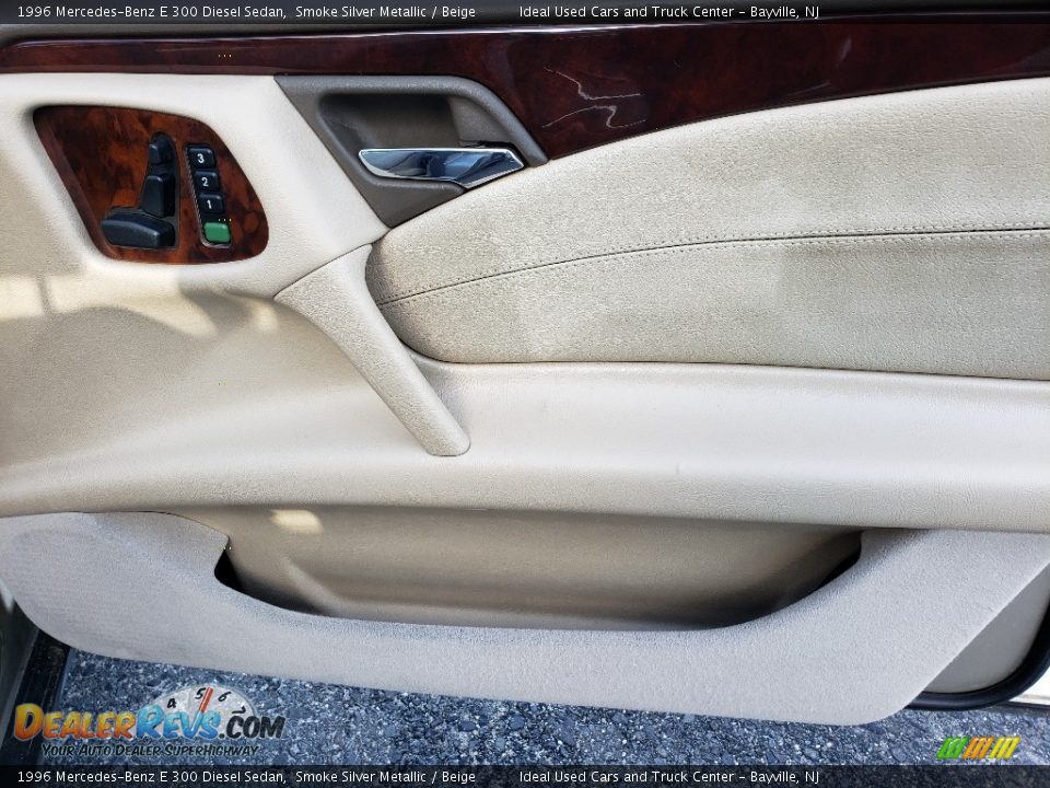 Door Panel of 1996 Mercedes-Benz E 300 Diesel Sedan Photo #9