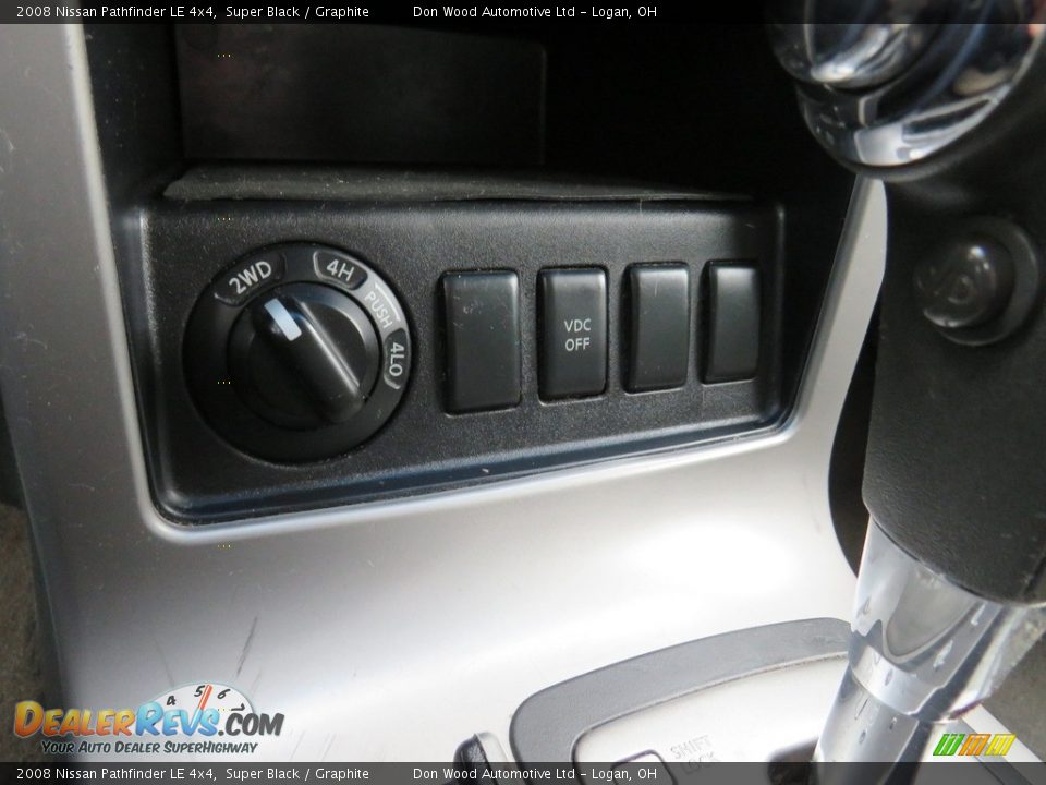 2008 Nissan Pathfinder LE 4x4 Super Black / Graphite Photo #24