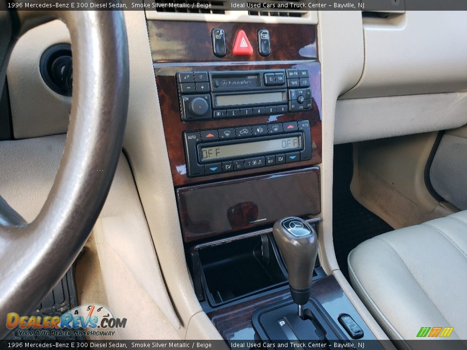 Controls of 1996 Mercedes-Benz E 300 Diesel Sedan Photo #21