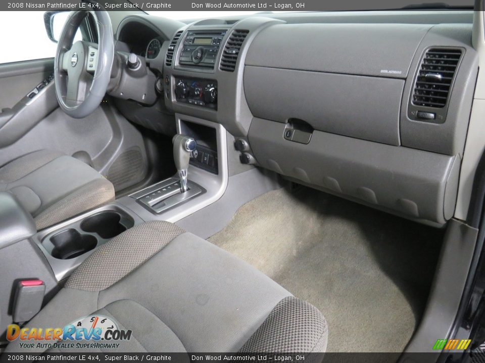 2008 Nissan Pathfinder LE 4x4 Super Black / Graphite Photo #35