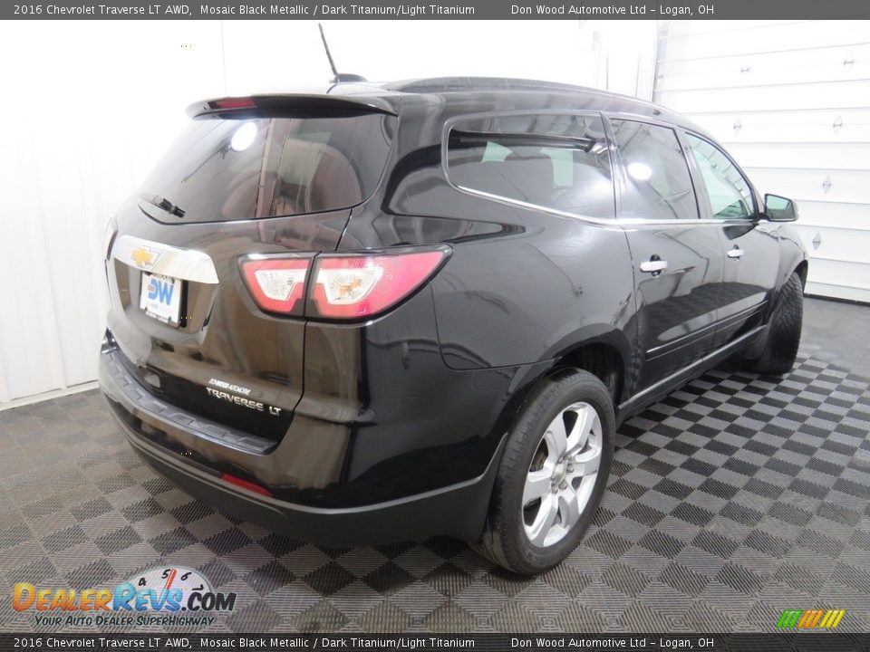 2016 Chevrolet Traverse LT AWD Mosaic Black Metallic / Dark Titanium/Light Titanium Photo #16