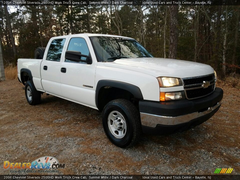 Front 3/4 View of 2006 Chevrolet Silverado 2500HD Work Truck Crew Cab Photo #3