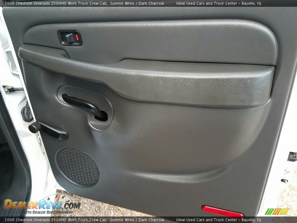 Door Panel of 2006 Chevrolet Silverado 2500HD Work Truck Crew Cab Photo #12