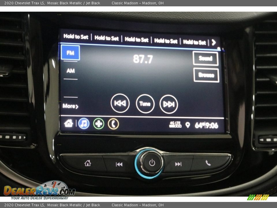 2020 Chevrolet Trax LS Mosaic Black Metallic / Jet Black Photo #18