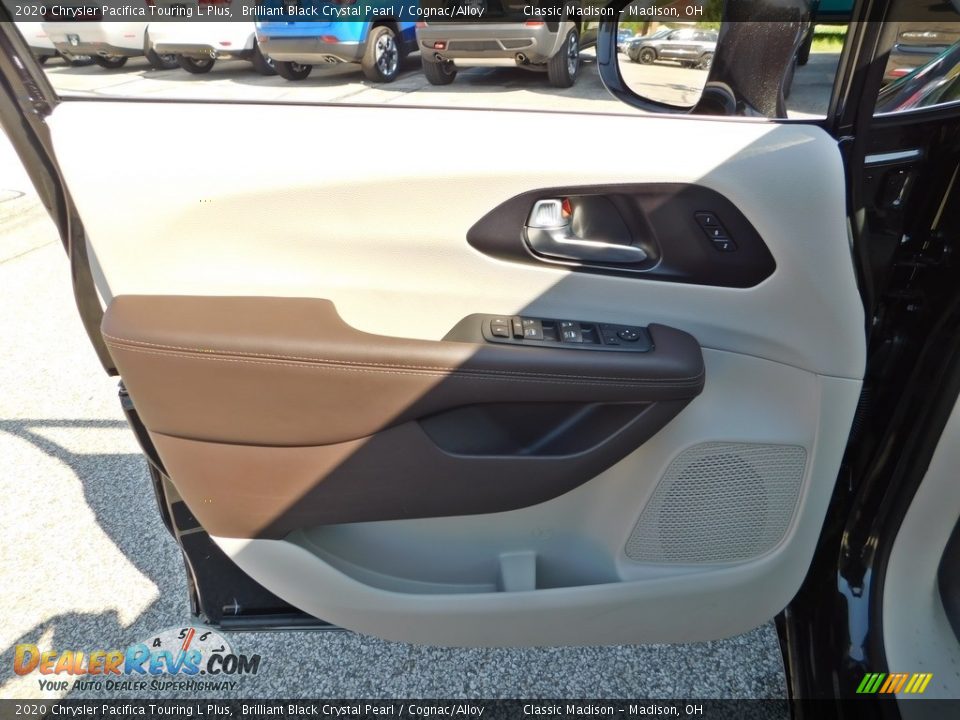 2020 Chrysler Pacifica Touring L Plus Brilliant Black Crystal Pearl / Cognac/Alloy Photo #10