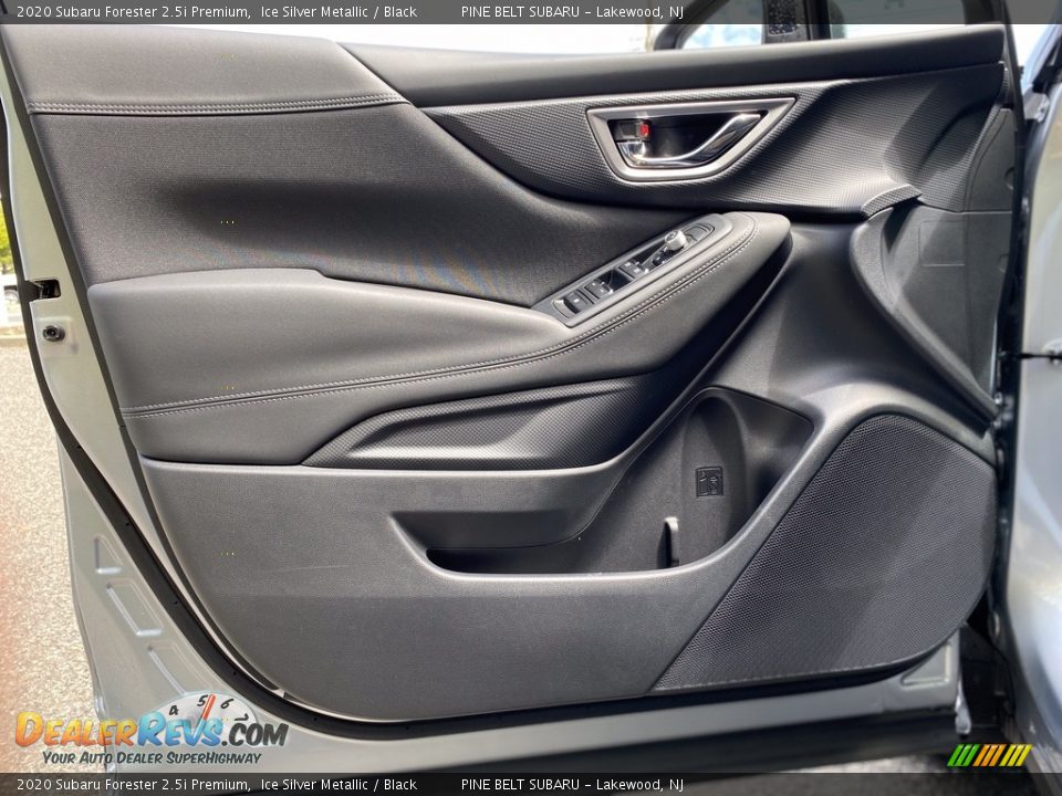 2020 Subaru Forester 2.5i Premium Ice Silver Metallic / Black Photo #9