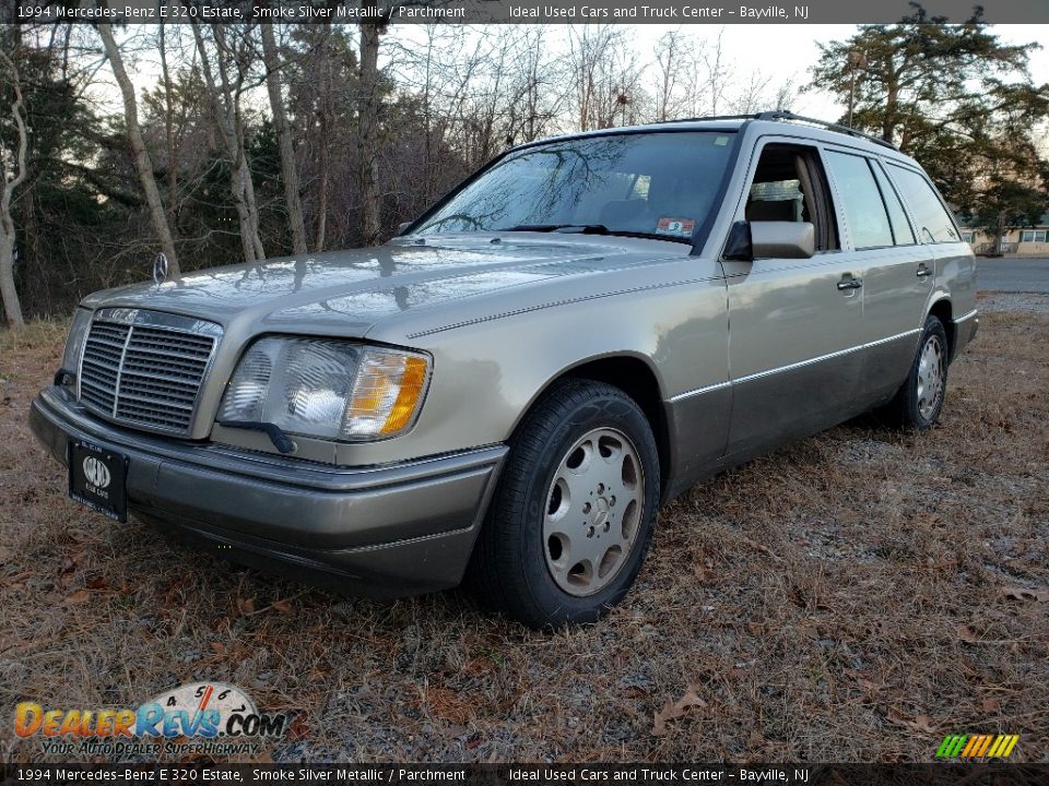 Front 3/4 View of 1994 Mercedes-Benz E 320 Estate Photo #1