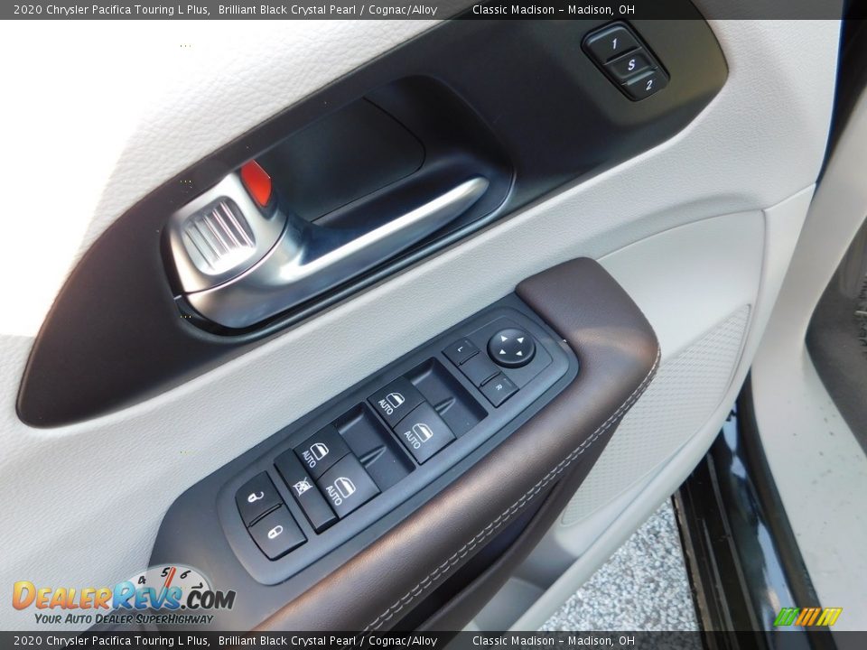 2020 Chrysler Pacifica Touring L Plus Brilliant Black Crystal Pearl / Cognac/Alloy Photo #11