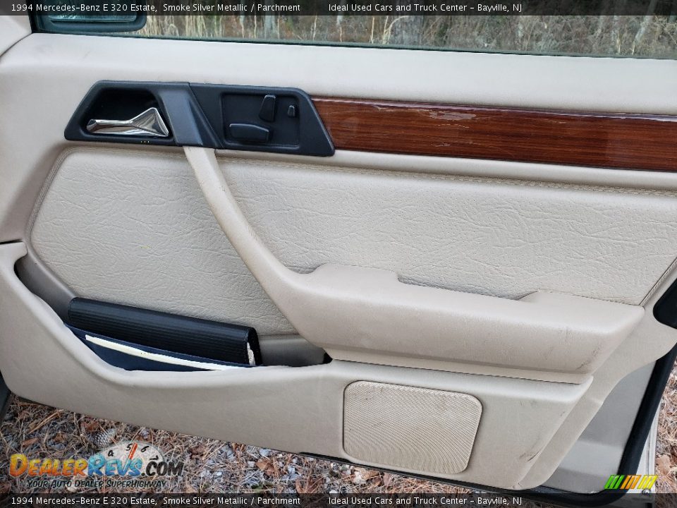 Door Panel of 1994 Mercedes-Benz E 320 Estate Photo #9