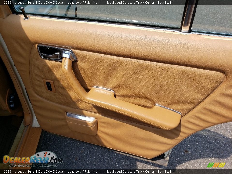 Door Panel of 1983 Mercedes-Benz E Class 300 D Sedan Photo #14