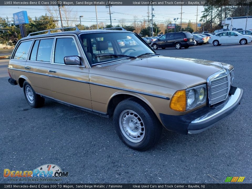 Front 3/4 View of 1983 Mercedes-Benz E Class 300 TD Wagon Photo #8