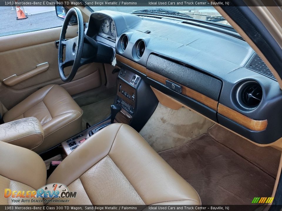 Dashboard of 1983 Mercedes-Benz E Class 300 TD Wagon Photo #10