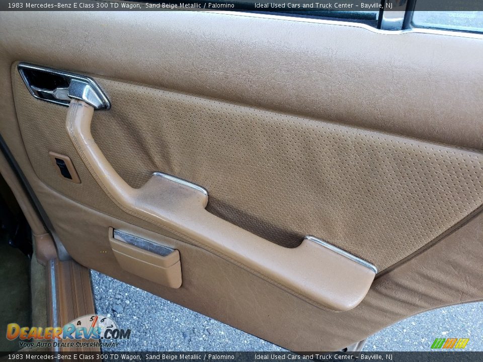 Door Panel of 1983 Mercedes-Benz E Class 300 TD Wagon Photo #12