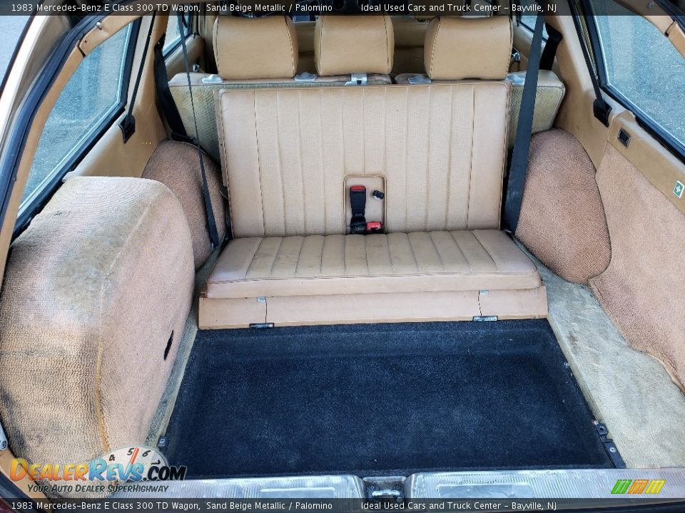 1983 Mercedes-Benz E Class 300 TD Wagon Trunk Photo #14