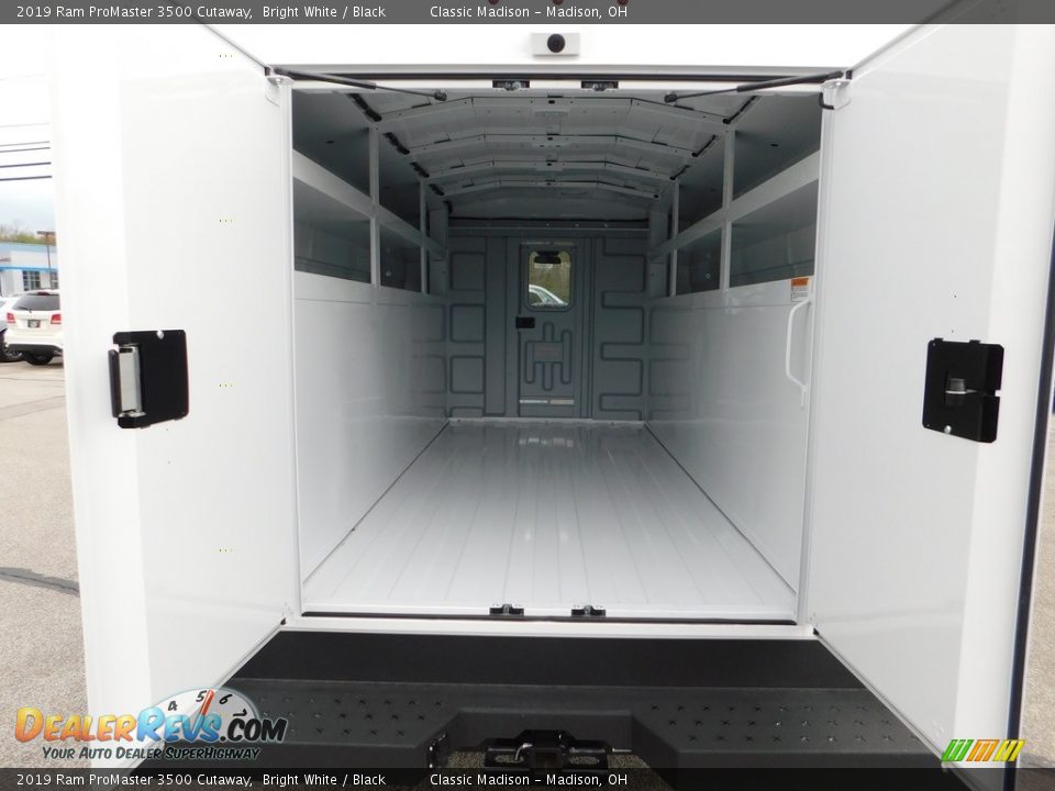 2019 Ram ProMaster 3500 Cutaway Bright White / Black Photo #10