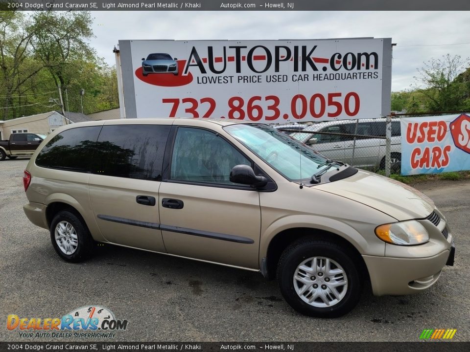 2004 Dodge Grand Caravan SE Light Almond Pearl Metallic / Khaki Photo #1