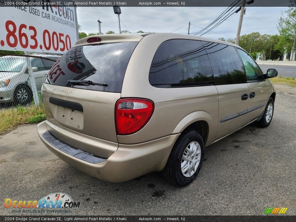 2004 Dodge Grand Caravan SE Light Almond Pearl Metallic / Khaki Photo #3