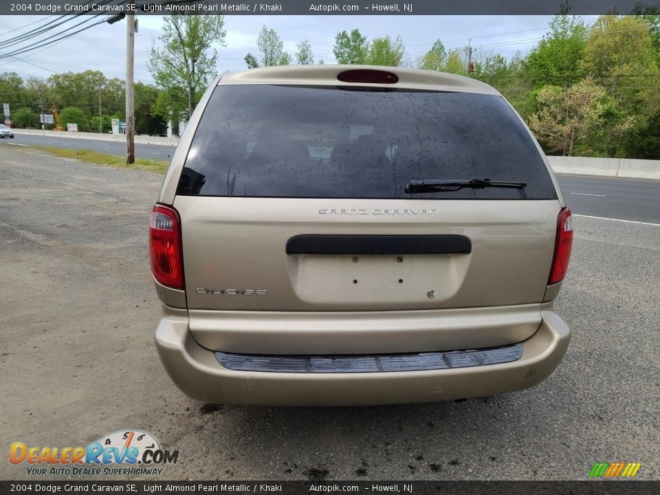 2004 Dodge Grand Caravan SE Light Almond Pearl Metallic / Khaki Photo #4