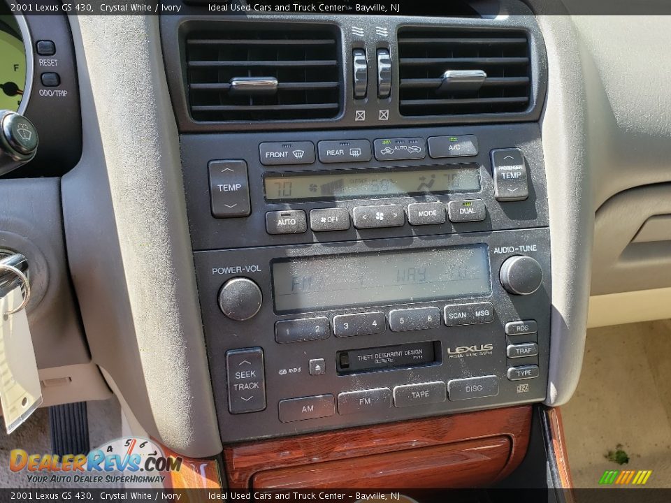 Controls of 2001 Lexus GS 430 Photo #20