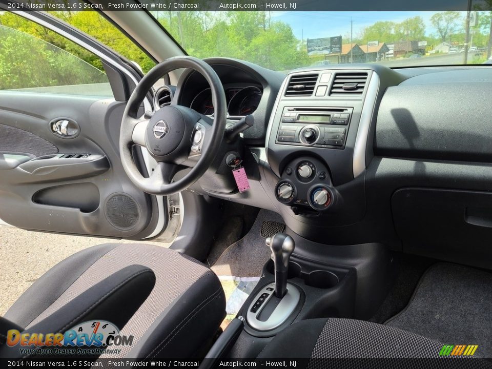 2014 Nissan Versa 1.6 S Sedan Fresh Powder White / Charcoal Photo #10