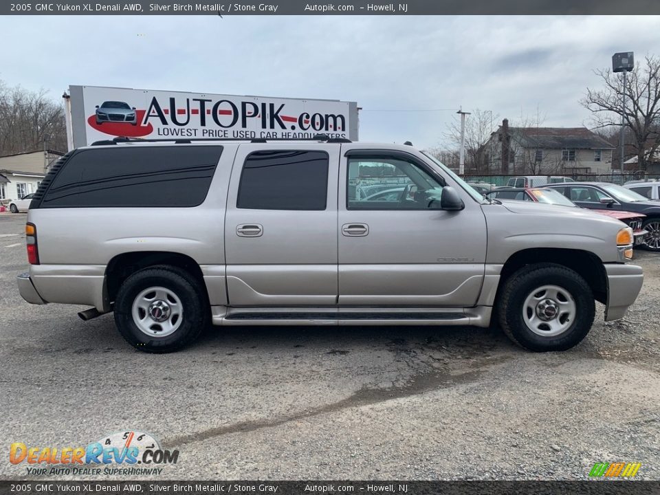 2005 GMC Yukon XL Denali AWD Silver Birch Metallic / Stone Gray Photo #2
