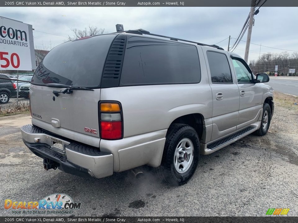 2005 GMC Yukon XL Denali AWD Silver Birch Metallic / Stone Gray Photo #3