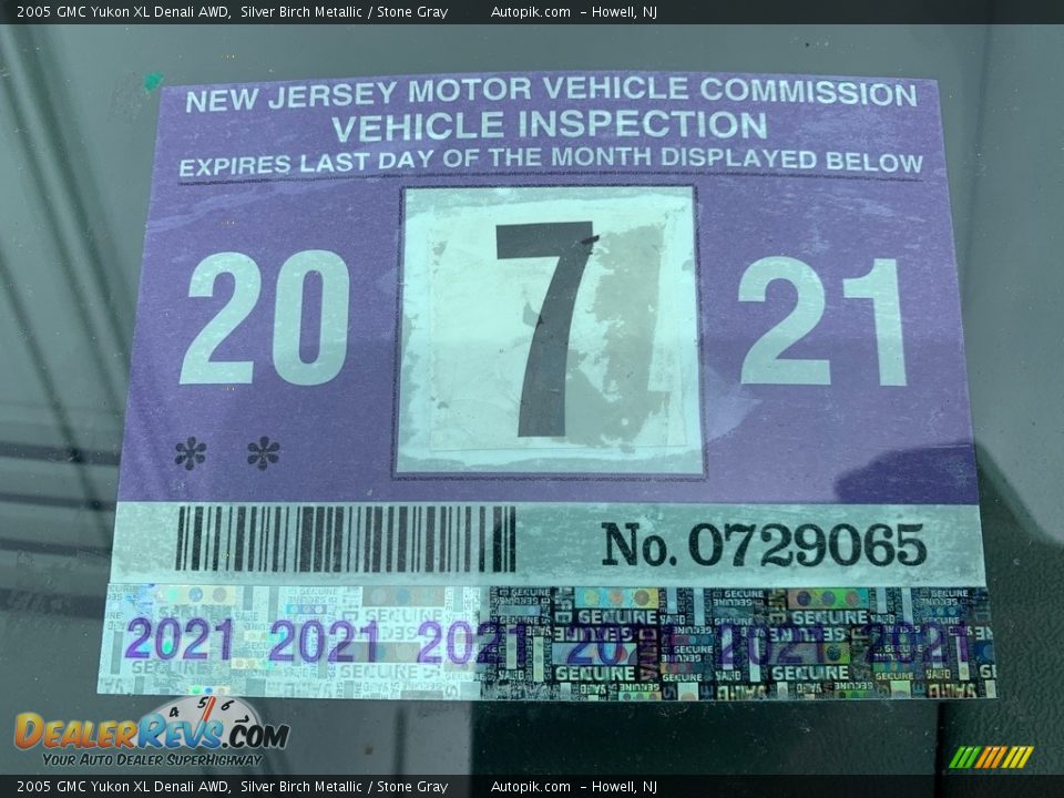 2005 GMC Yukon XL Denali AWD Silver Birch Metallic / Stone Gray Photo #9