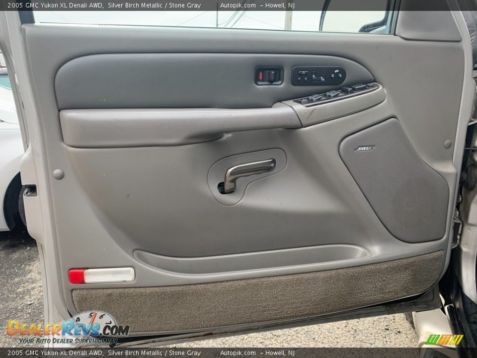 2005 GMC Yukon XL Denali AWD Silver Birch Metallic / Stone Gray Photo #10