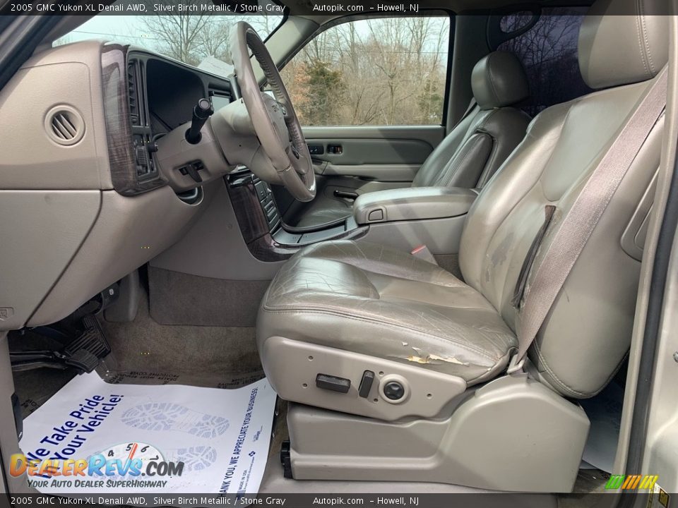 2005 GMC Yukon XL Denali AWD Silver Birch Metallic / Stone Gray Photo #11