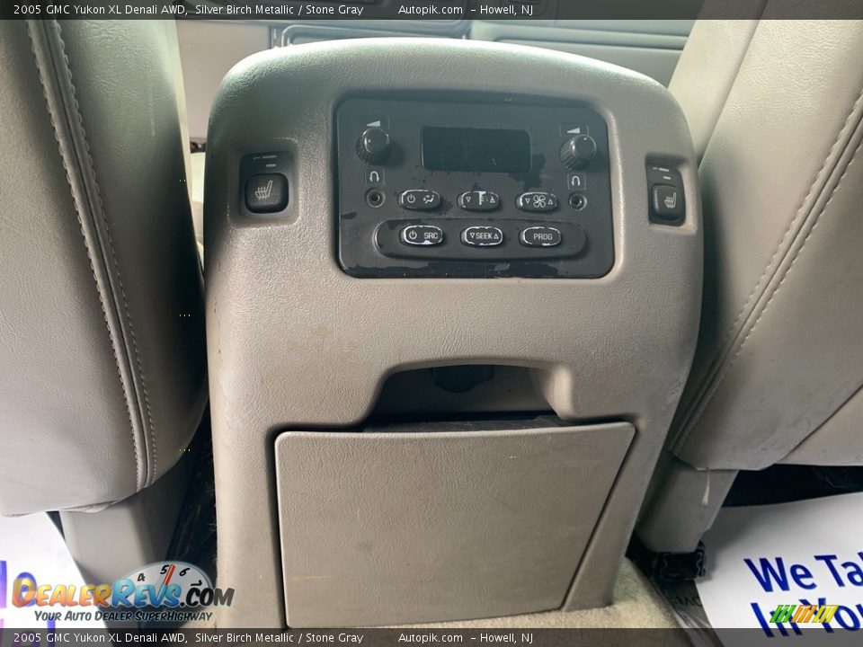 2005 GMC Yukon XL Denali AWD Silver Birch Metallic / Stone Gray Photo #13