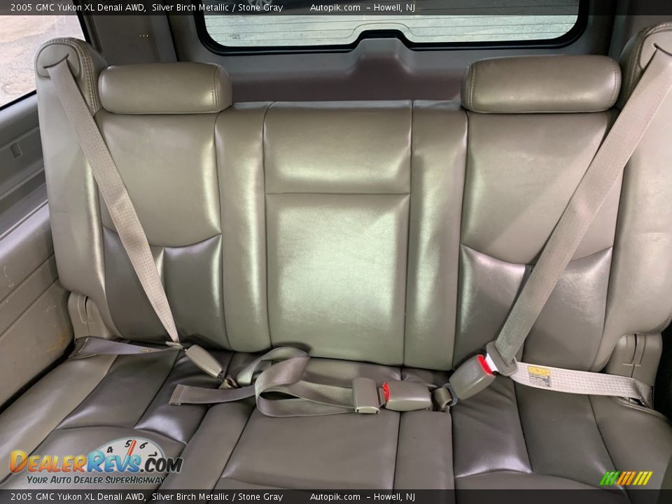 2005 GMC Yukon XL Denali AWD Silver Birch Metallic / Stone Gray Photo #14