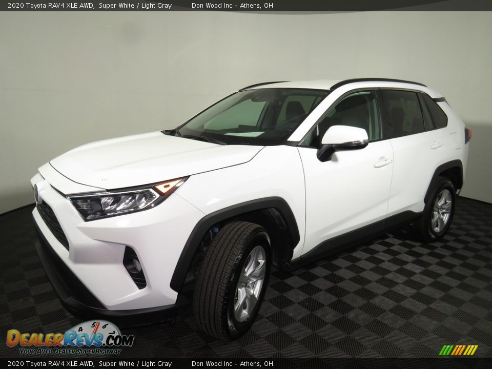 2020 Toyota RAV4 XLE AWD Super White / Light Gray Photo #7