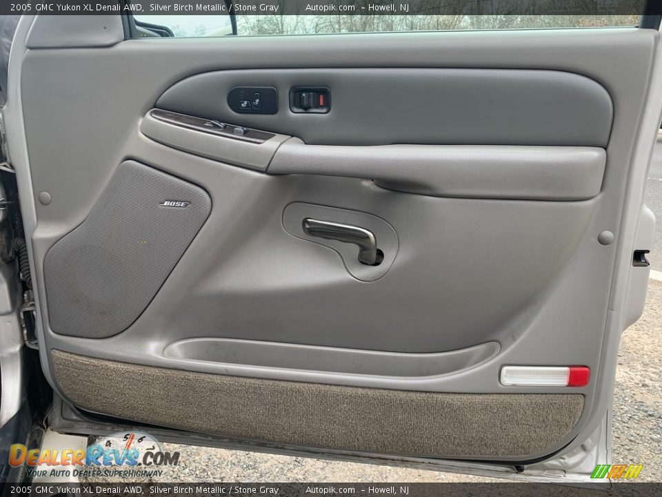 2005 GMC Yukon XL Denali AWD Silver Birch Metallic / Stone Gray Photo #17