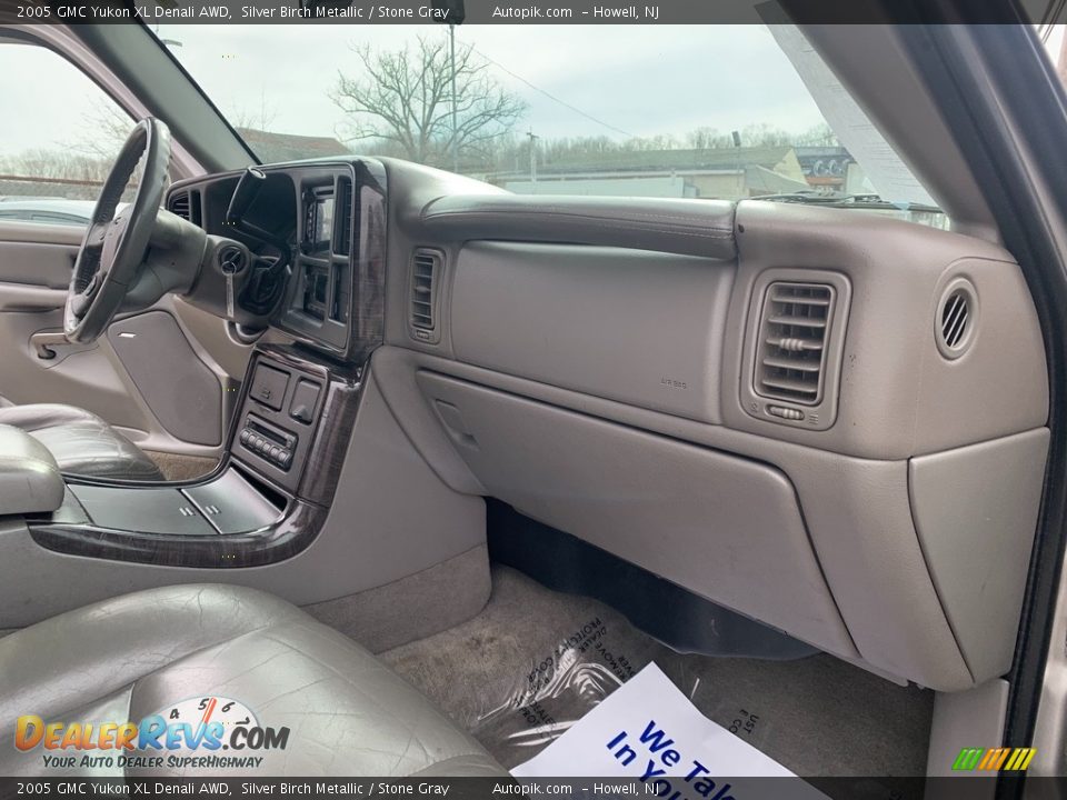 2005 GMC Yukon XL Denali AWD Silver Birch Metallic / Stone Gray Photo #18