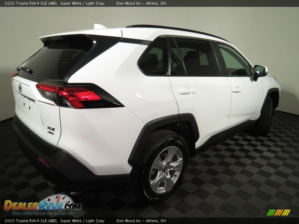 2020 Toyota RAV4 XLE AWD Super White / Light Gray Photo #15