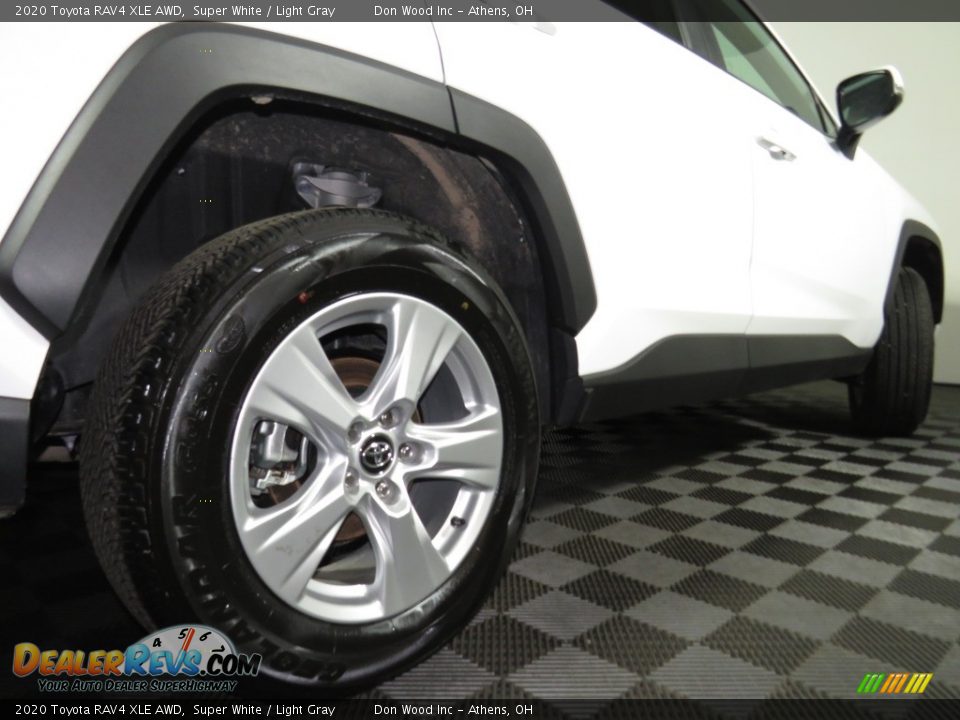 2020 Toyota RAV4 XLE AWD Super White / Light Gray Photo #16