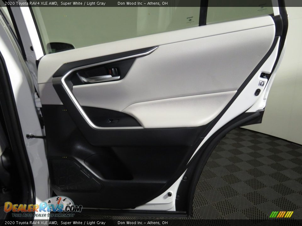 2020 Toyota RAV4 XLE AWD Super White / Light Gray Photo #23