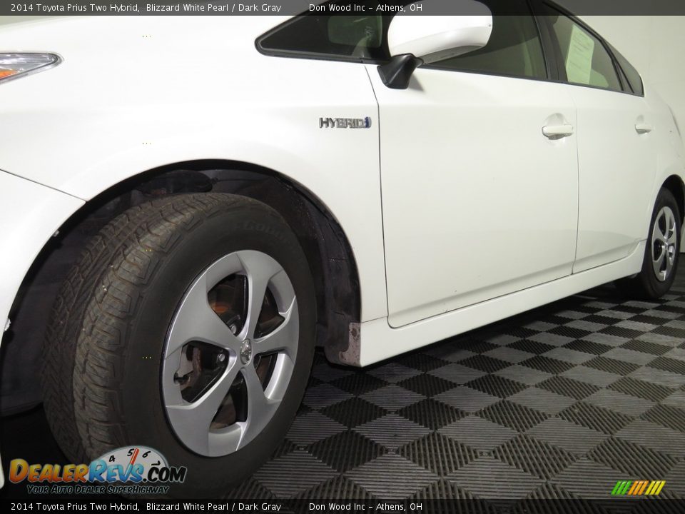 2014 Toyota Prius Two Hybrid Blizzard White Pearl / Dark Gray Photo #8