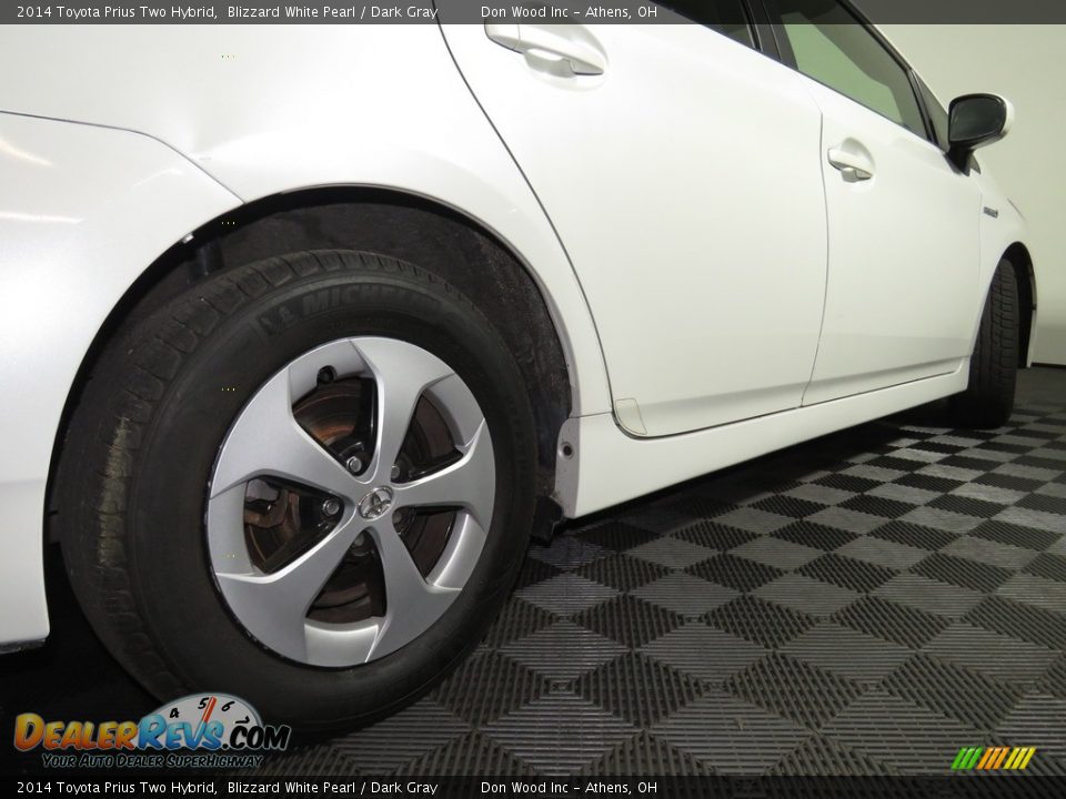 2014 Toyota Prius Two Hybrid Blizzard White Pearl / Dark Gray Photo #16