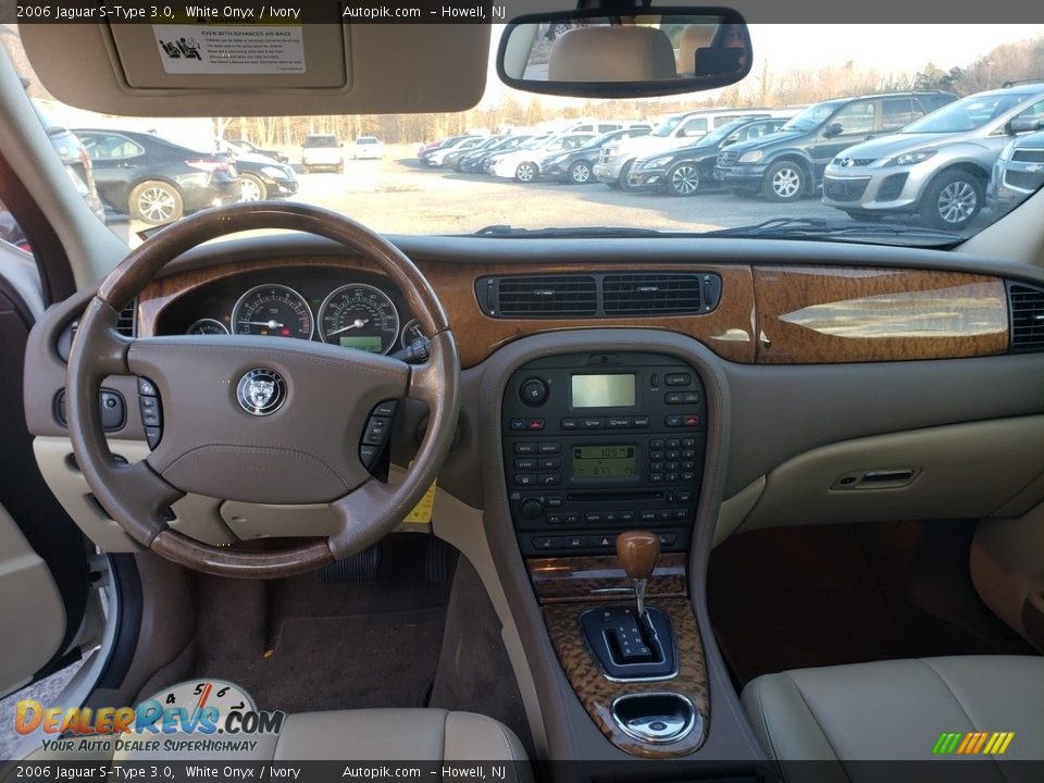 2006 Jaguar S-Type 3.0 White Onyx / Ivory Photo #9