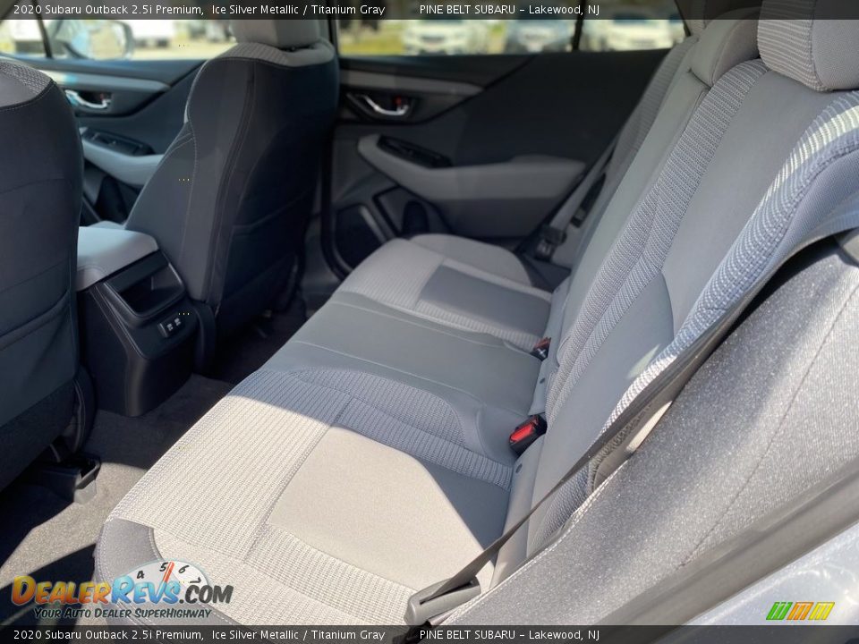 2020 Subaru Outback 2.5i Premium Ice Silver Metallic / Titanium Gray Photo #8